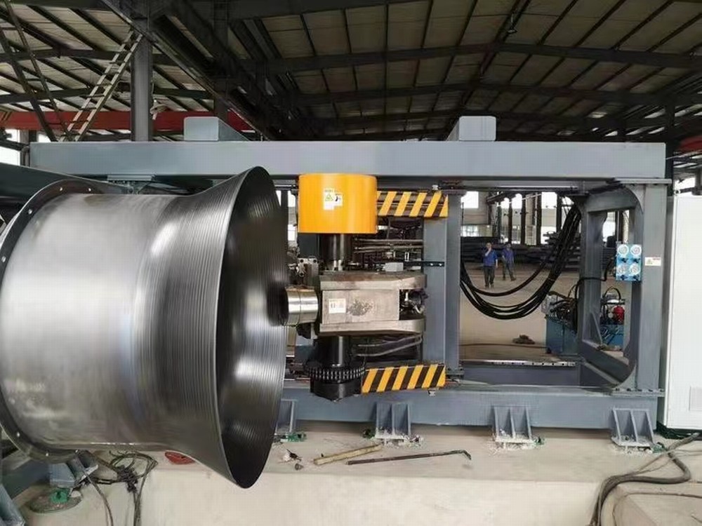 Heavy duty flanging machine